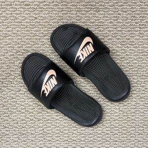 Nike Mens Victori One Slide Sandal - Size 9